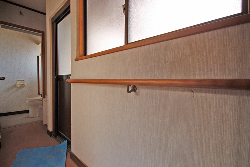 桜井市大字谷：廊下手すり付きです
