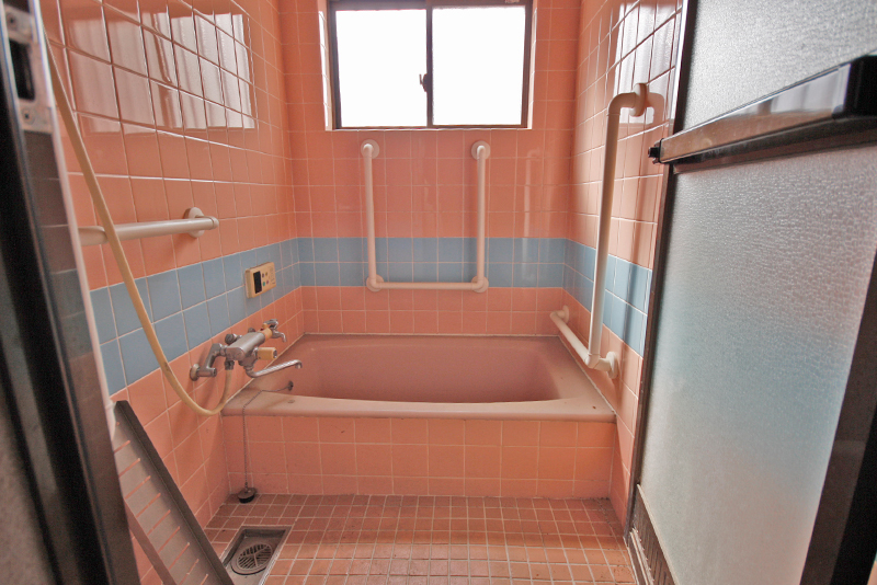 桜井市大字谷：お風呂はタイル張り