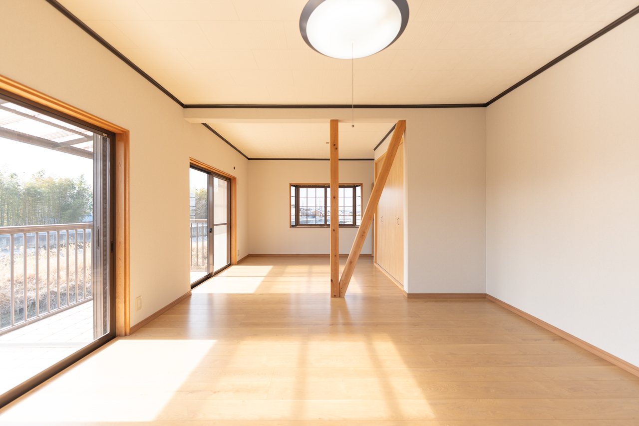 桜井市大字芝：２階主寝室写真