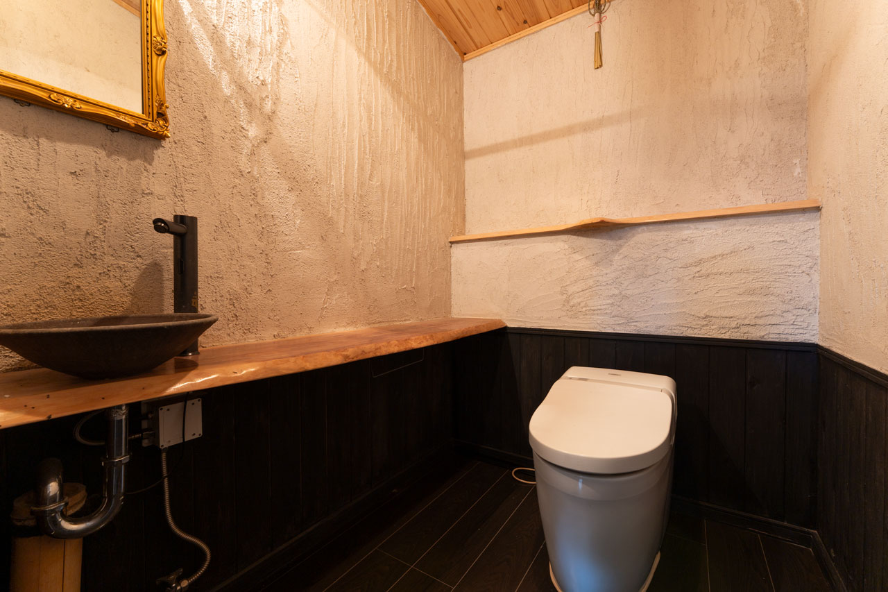宇陀市榛原山辺三：トイレの写真真