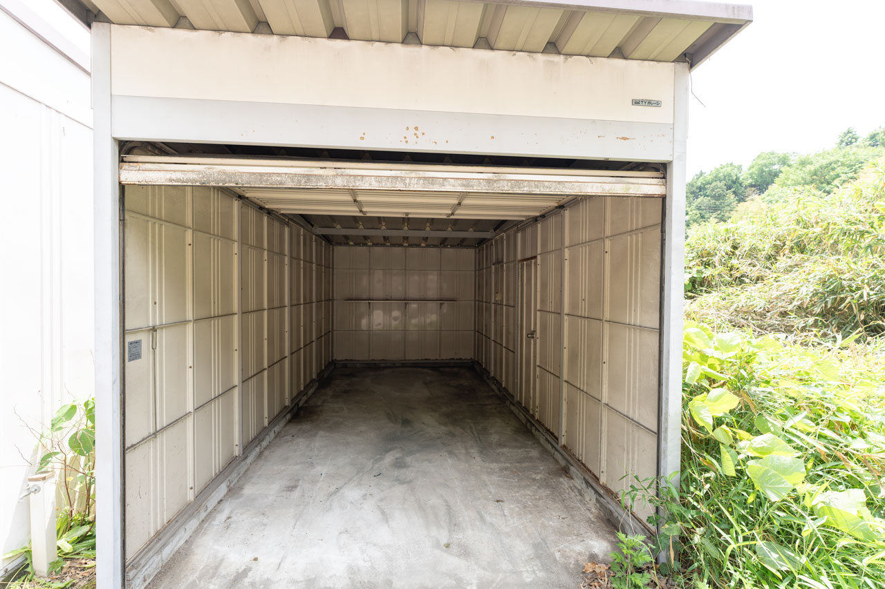 宇陀市榛原山辺三：車庫写真