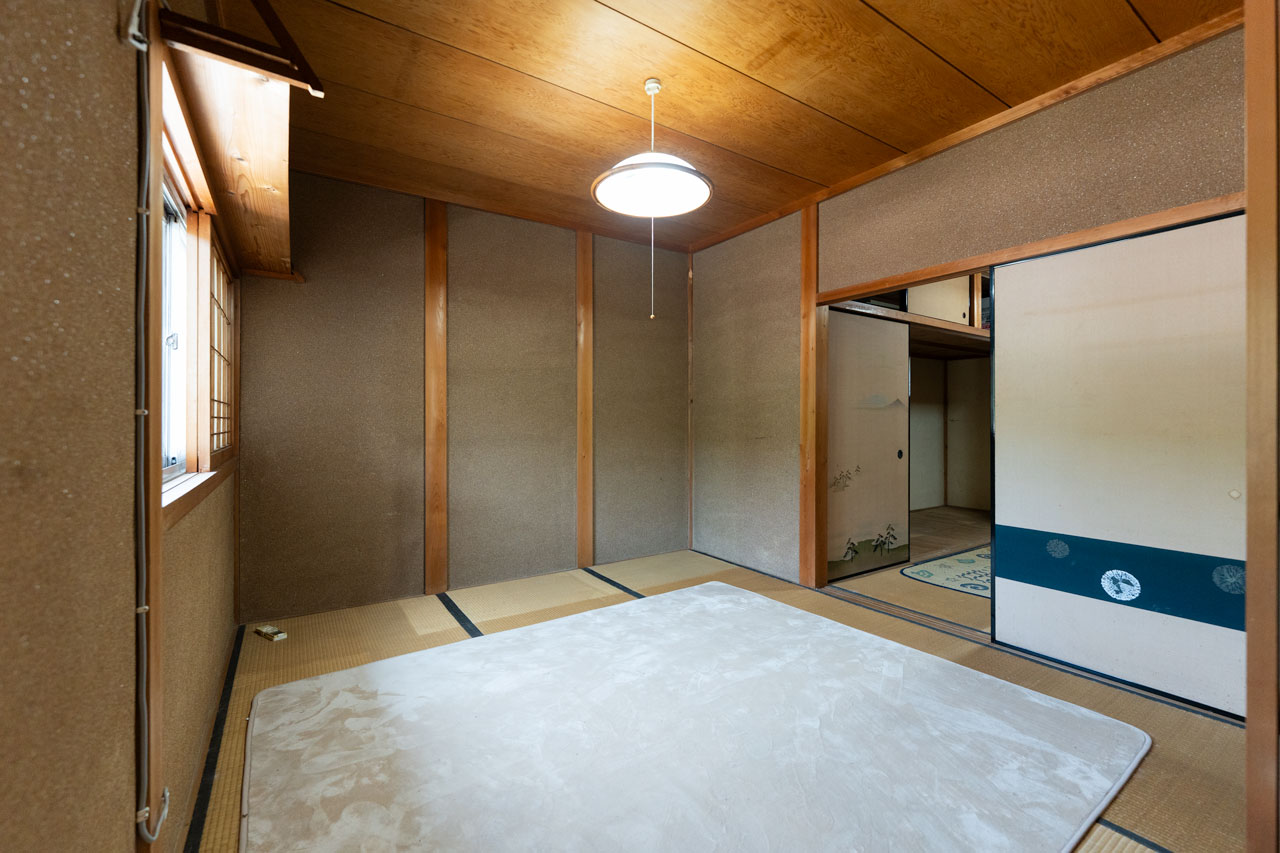 桜井市大字初瀬：屋根裏洋室