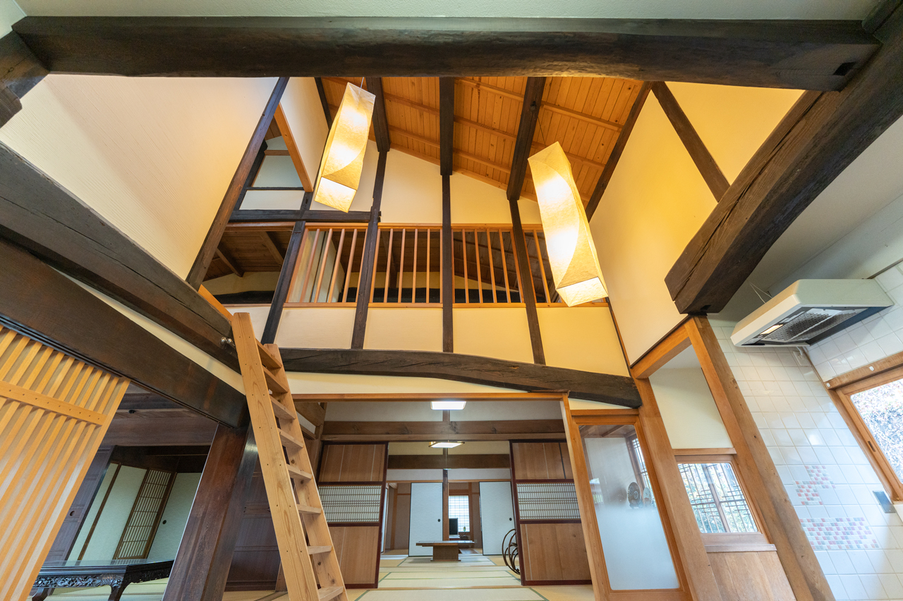 奈良県山辺郡山添村岩屋：キッチン吹き抜け