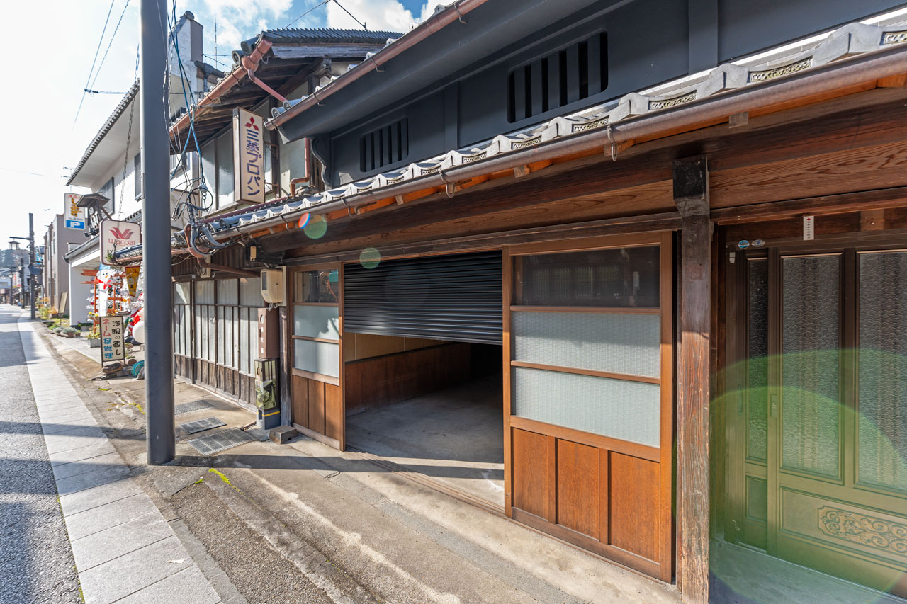 奈良県宇陀市大宇陀中新:シャッター写真