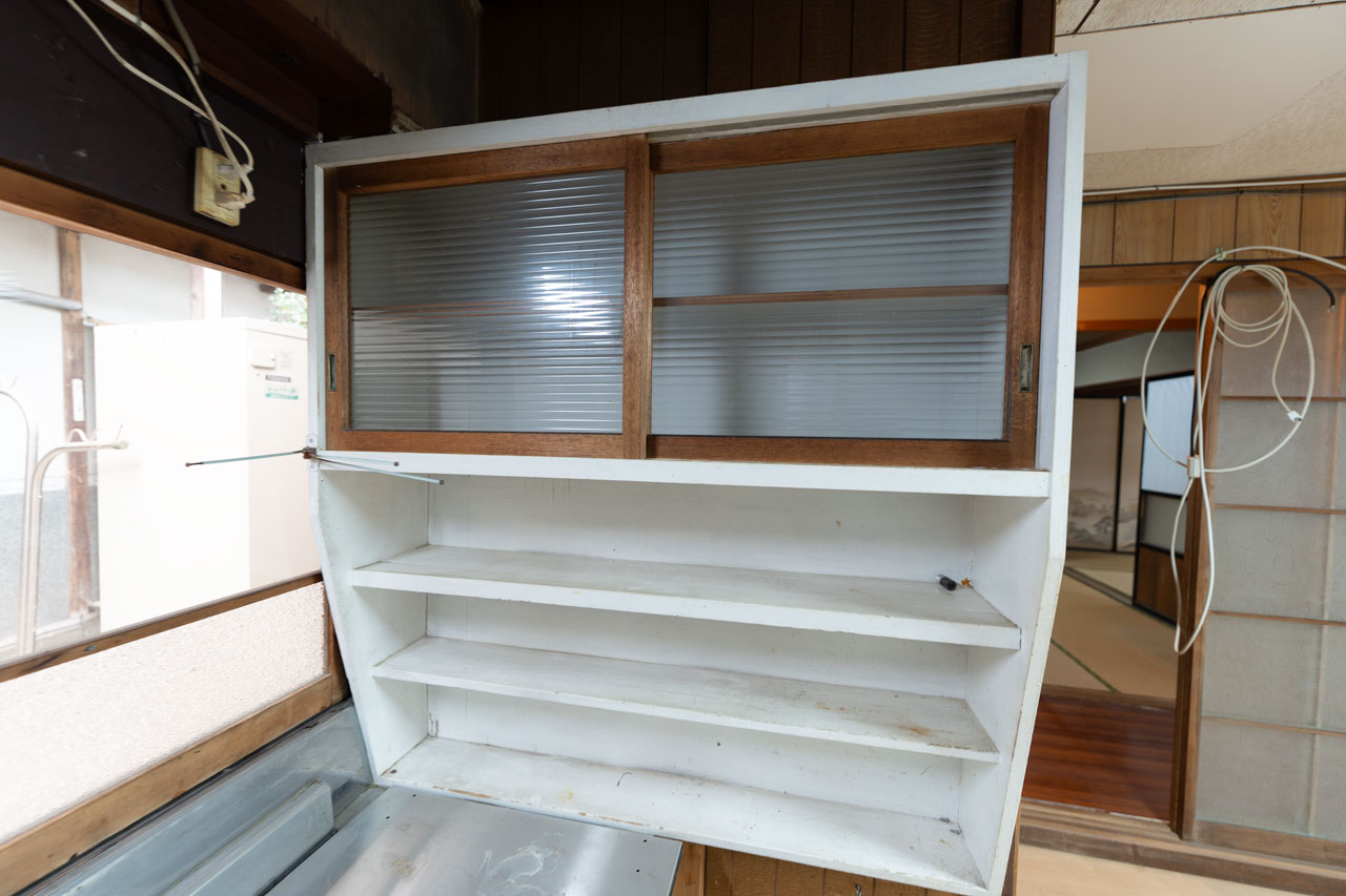 奈良県宇陀市大宇陀中新:キッチン造作戸棚写真