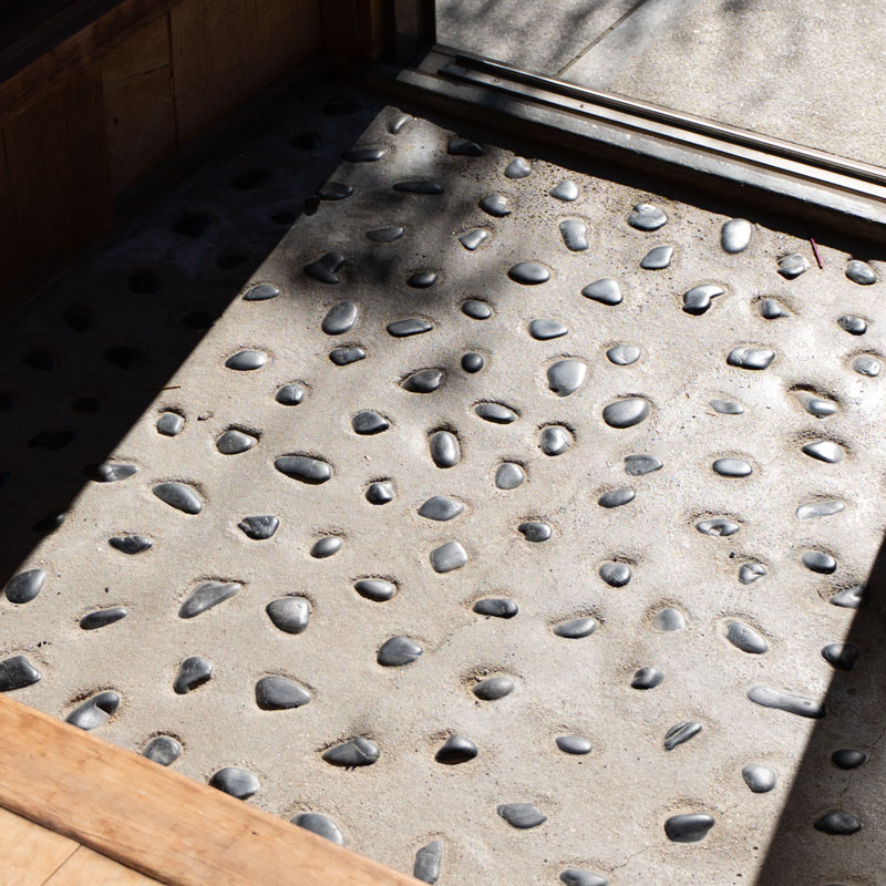 奈良県宇陀市榛原山辺三：上がり框と和室