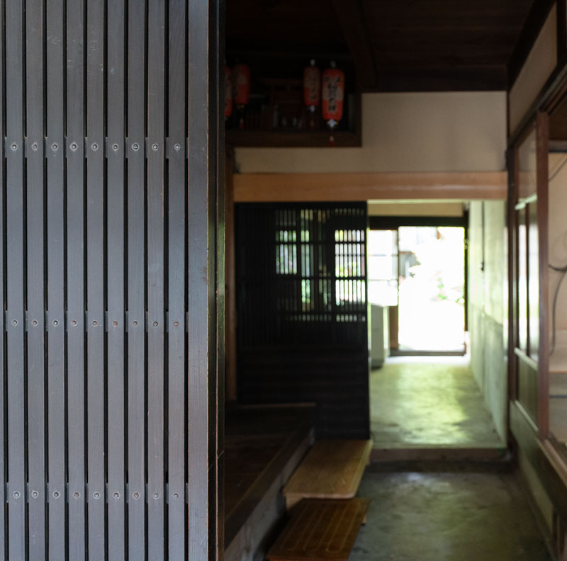 宇陀市大宇陀万六：玄関から土間の写真