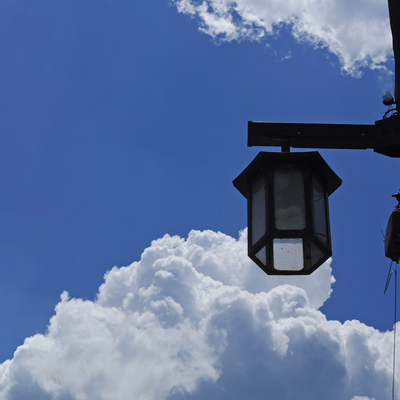 宇陀市大宇陀万六：町の電灯