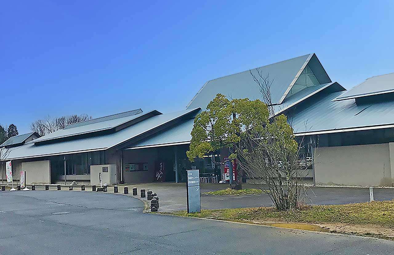  温泉施設「あきののゆ」徒歩約14分。約1.1km:お車で約3分。