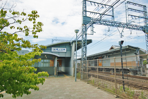 近鉄橿原線「新ノ口」駅 徒歩約11分（約858m）
